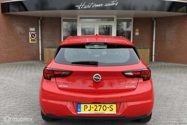 Opel Astra (2017) thumbnail 3