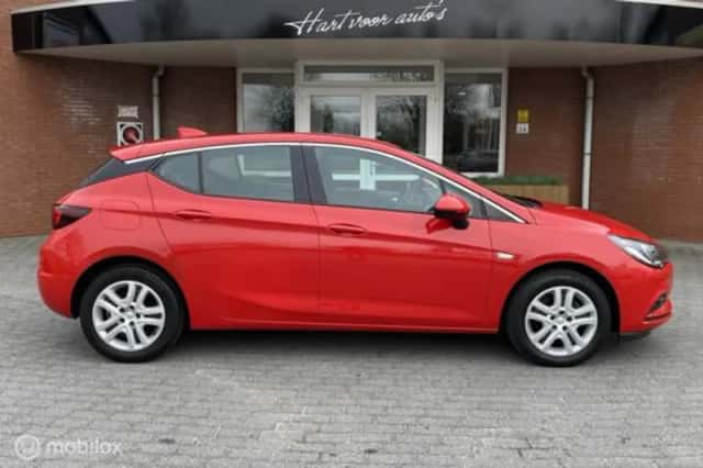 Opel Astra (2017) thumbnail 4