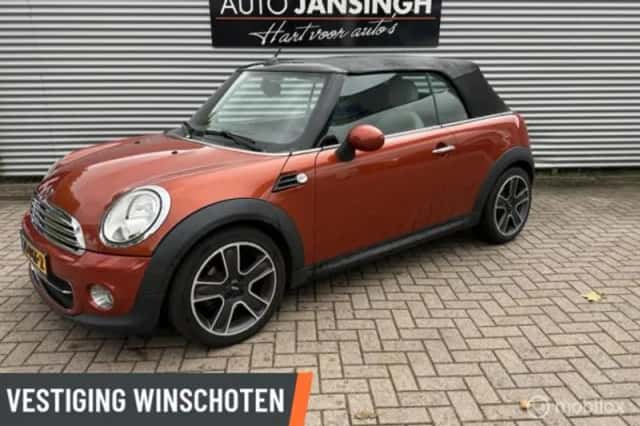 MINI Cabrio (2011) thumbnail 1
