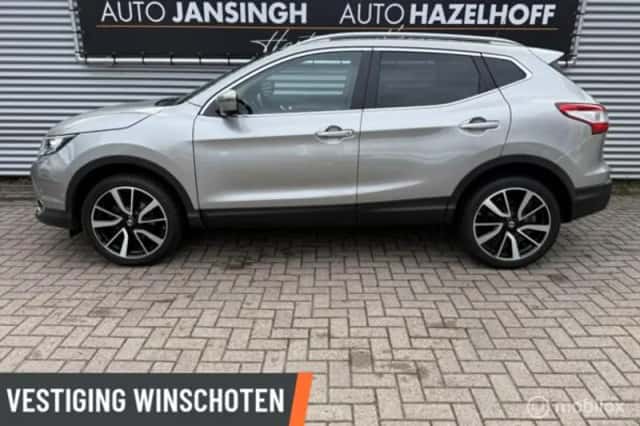 Nissan Qashqai (2015) thumbnail 2