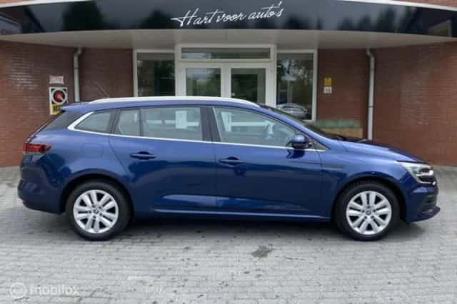Renault Mégane (2021) thumbnail 4