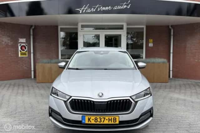 Škoda Octavia (2021) thumbnail 5