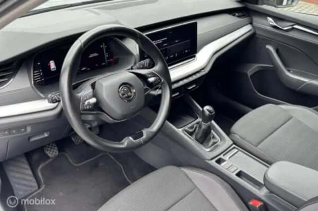 Škoda Octavia (2021) thumbnail 6