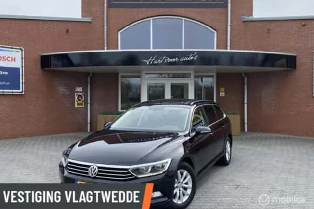 Volkswagen Passat (2018) thumbnail 1