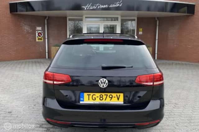 Volkswagen Passat (2018) thumbnail 3