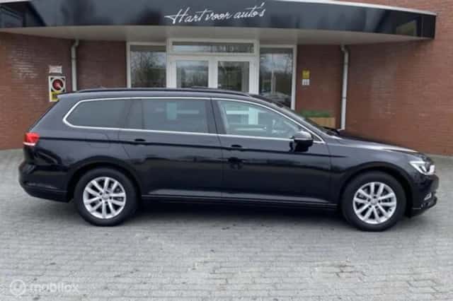 Volkswagen Passat (2018) thumbnail 4
