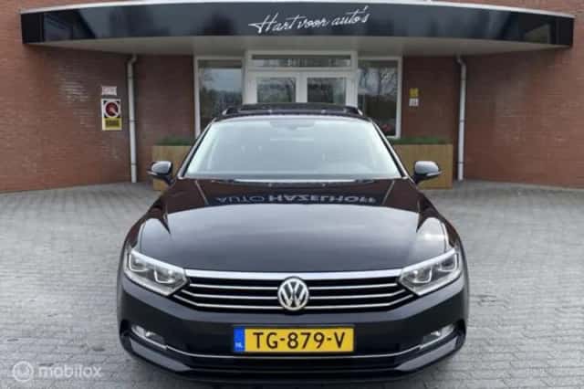 Volkswagen Passat (2018) thumbnail 5