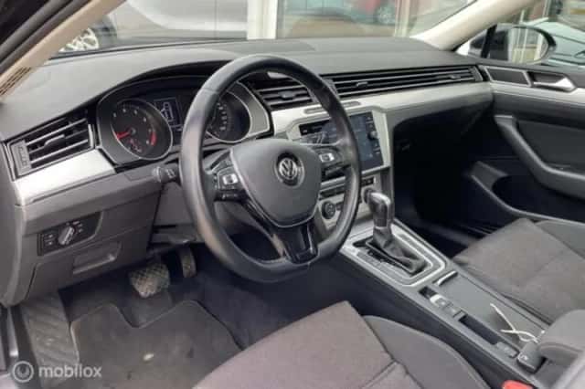 Volkswagen Passat (2018) thumbnail 6