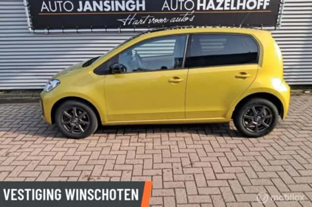 Volkswagen Up! (2019) thumbnail 2