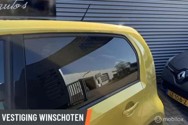Volkswagen Up! (2019) thumbnail 6