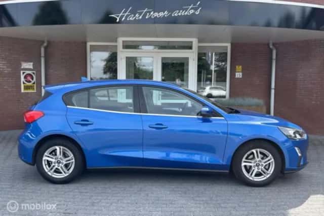 Ford Focus (2021) thumbnail 4