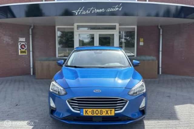 Ford Focus (2021) thumbnail 5