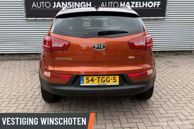 Kia Sportage (2012) thumbnail 3
