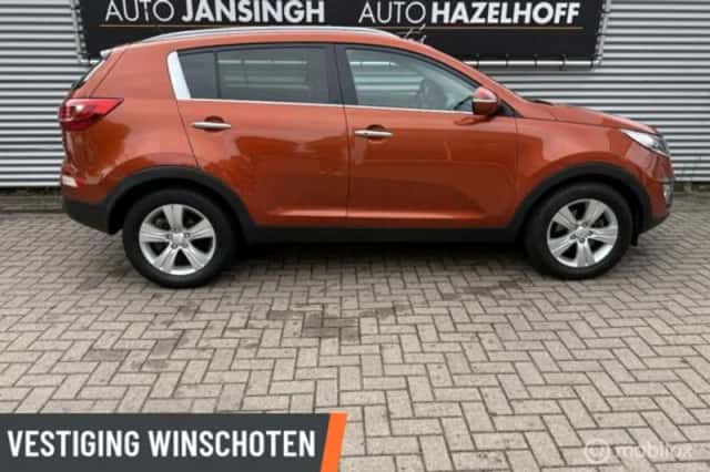 Kia Sportage (2012) thumbnail 4