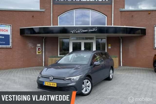 Volkswagen Golf (2023) thumbnail 1