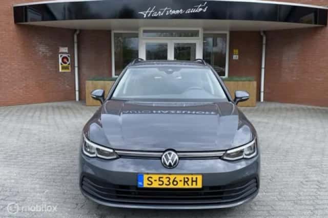 Volkswagen Golf (2023) thumbnail 5