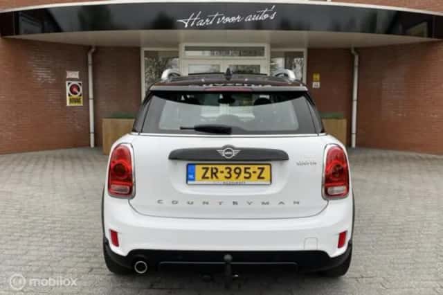 MINI Countryman (2019) thumbnail 3