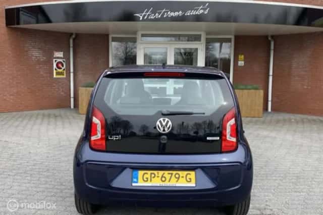 Volkswagen Up! (2015) thumbnail 3