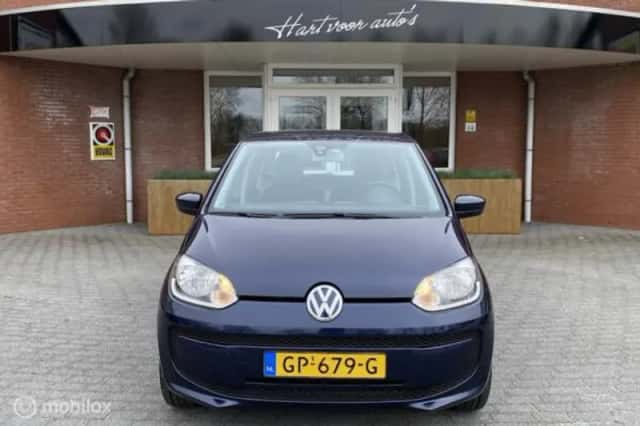 Volkswagen Up! (2015) thumbnail 5
