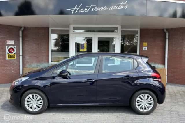 Peugeot 208 (2017) thumbnail 2