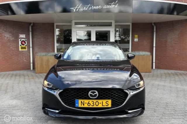 Mazda 3 (2021) thumbnail 5