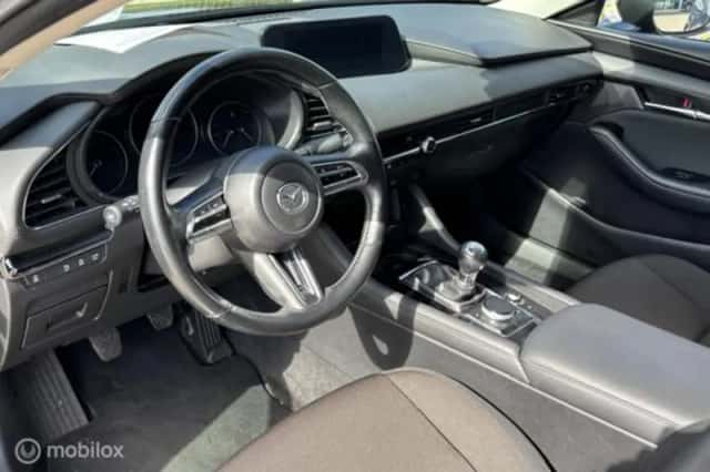 Mazda 3 (2021) thumbnail 6