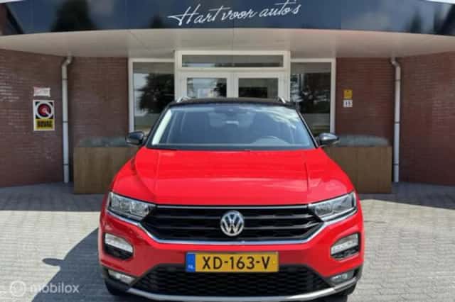 Volkswagen T-Roc (2018) thumbnail 5