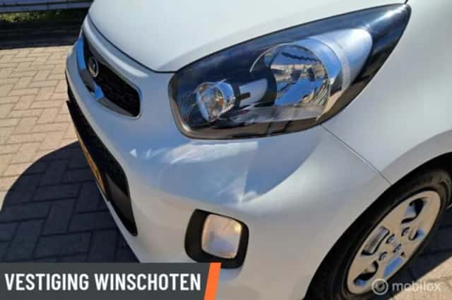Kia Picanto (2016) thumbnail 6
