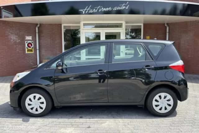 Toyota Verso (2012) thumbnail 2