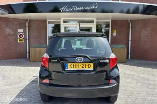 Toyota Verso (2012) thumbnail 3