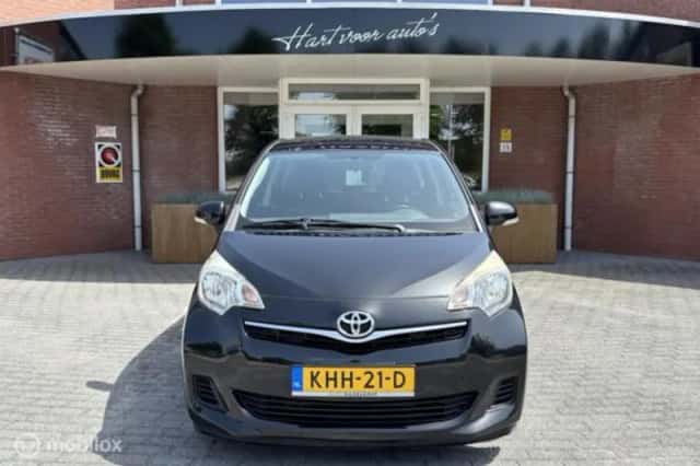 Toyota Verso (2012) thumbnail 5