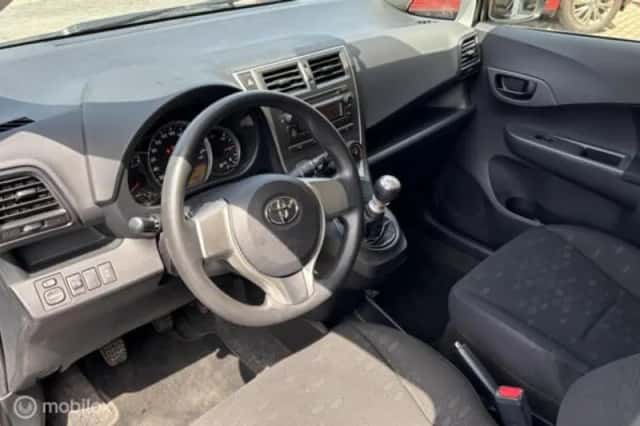 Toyota Verso (2012) thumbnail 6