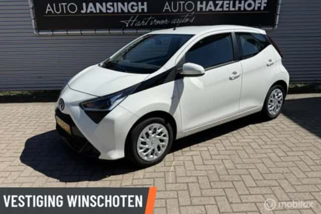 Toyota Aygo (2021) thumbnail 1