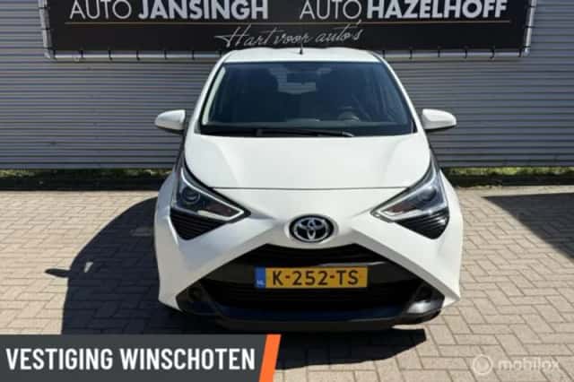 Toyota Aygo (2021) thumbnail 5