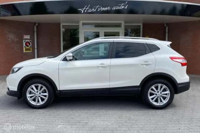 Nissan Qashqai (2017) thumbnail 2