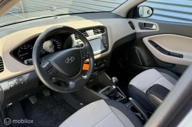 Hyundai i20 (2018) thumbnail 6