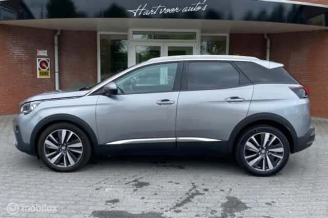Peugeot 3008 (2017) thumbnail 2