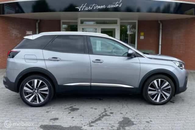 Peugeot 3008 (2017) thumbnail 5