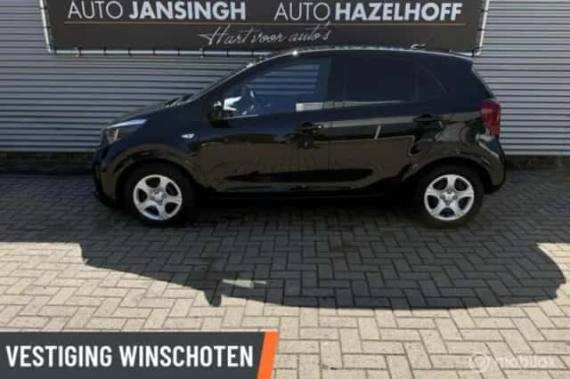 Kia Picanto (2022) thumbnail 2