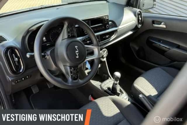 Kia Picanto (2022) thumbnail 6