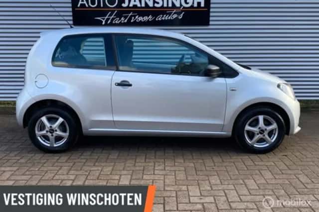 SEAT Mii (2015) thumbnail 4