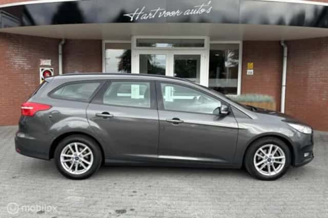 Ford Focus (2018) thumbnail 4