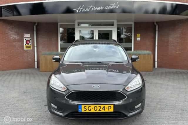 Ford Focus (2018) thumbnail 5