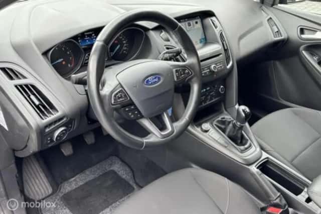 Ford Focus (2018) thumbnail 6