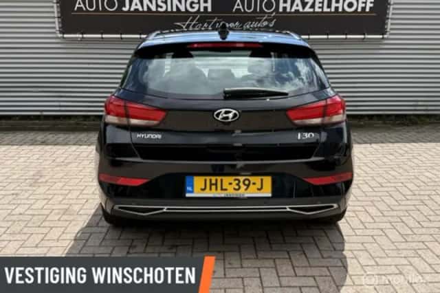 Hyundai i30 (2023) thumbnail 3