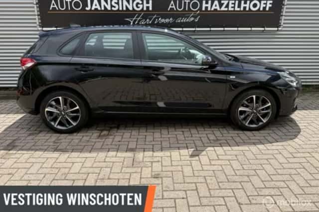 Hyundai i30 (2023) thumbnail 4