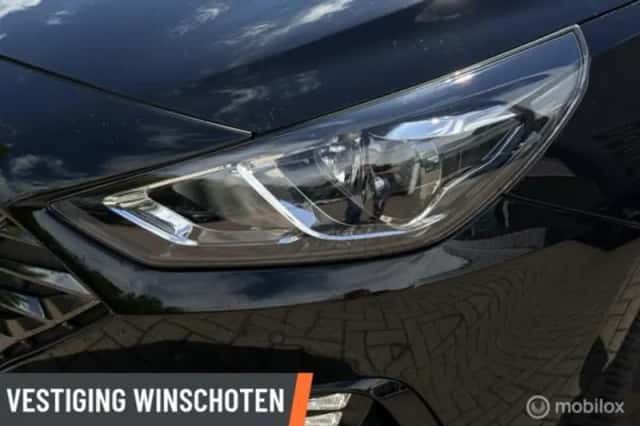 Hyundai i30 (2023) thumbnail 6