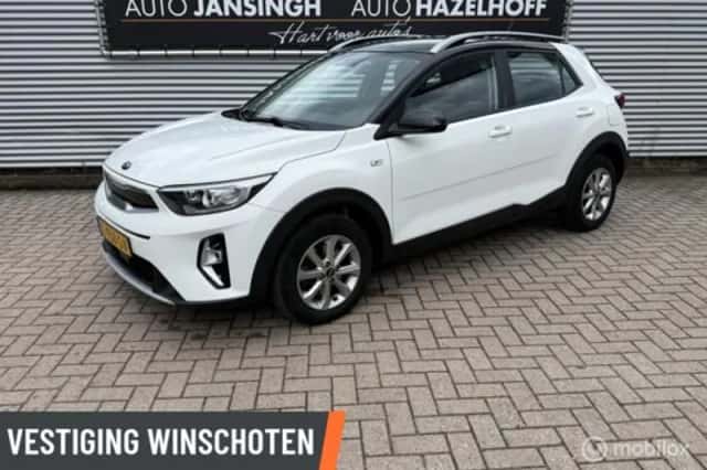 Kia Stonic (2021) thumbnail 1