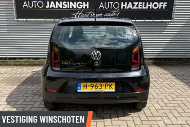 Volkswagen Up! (2020) thumbnail 3