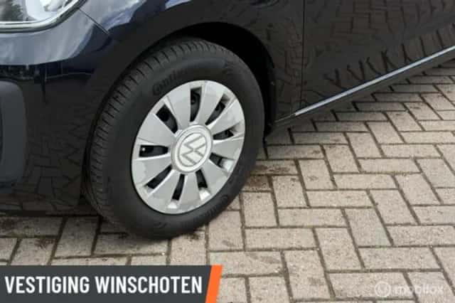 Volkswagen Up! (2020) thumbnail 6